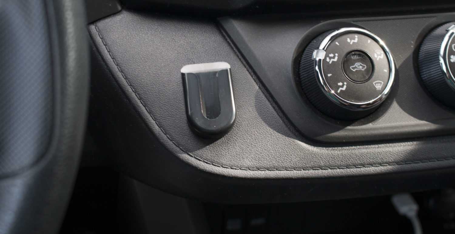 Pros and Cons of Using a Mount for Your Ignition Interlock
